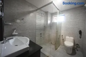 Hotel Bhagavath Gardens - Image 1