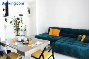 Glycine House - Image 1