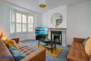 3 Anzac Cottage - Image 2
