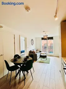 Birmingham City Centre, Luxury 1 Bed Apartment 45 - Free Parking - Image 3