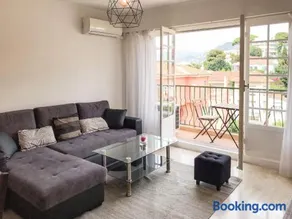 Lympia - one bedroom apartment near the port - Image 1
