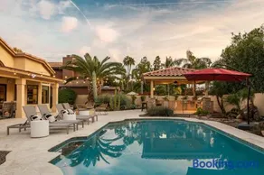 Arch Views Beautifully designed home with swimming pool table and more - Image 1