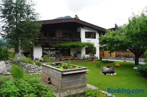 Apartamento vacacional con jardín, barbacoa y terraza | Vistas a la montaña | Ideal para trabajar remoto - Image 1