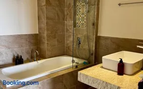 Seaview 2 bedroom Condo 120sqm shared pool gym private infra-red sauna - Image 3