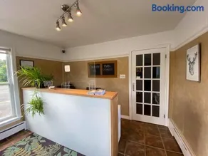 Motel Exquise - Image 3