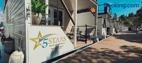 Floating Sea House - 5Stars - Image 1