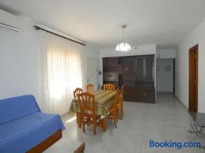 Rentalmar Chalet Dalias - Image 1