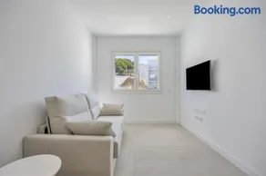 Voll ausgestattete Ferienwohnung mit Pool und Garten | Gartenblick | Neben dem Strand - Image 2