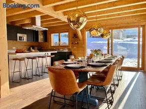 Chalet Gouter- Great central location with Jacuzzi - Image 3