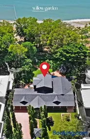 Willow Garden Stays Cairns - Beachfront 4 Bedroom Luxury Holiday Home - Image 2