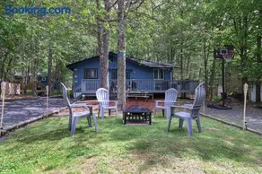 Fun Home in Pocono with Gameroom-Firpit-BBQ Grill-TV and AC in all rooms - Image 4