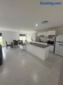 The Holiday Home Griffith - Image 3