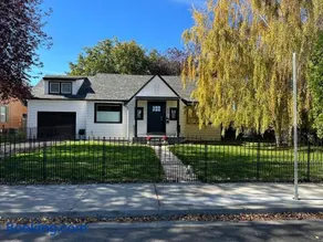 Lux Home, pet friendly,fully fenced - Image 2