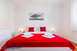 Oleander Apartment - Image 2