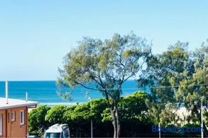 Ocean View dreaming, metres to the beach! - Image 2