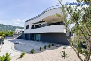 Villa Helvetia with heated pool - Image 1