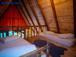 Sisorti bungalow otel - Image 1