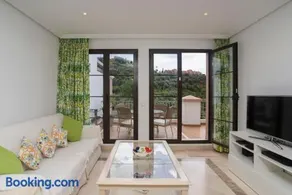 Beautiful penthouse with solarium - Image 1