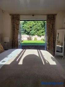 Beautiful garden room - Image 1