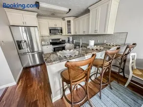 New! Kelleys Island Condo - Image 2