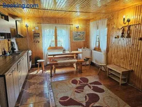 Cabana din Tei, 5 Camere si Semineu, Costisata, Dambovita - Image 3