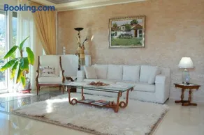 Kosmira Big House - Image 4