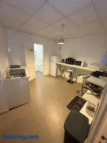 Appartement fonctionnel, proche gare et commerces - Image 2