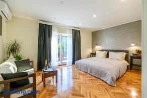 Wine Garden Rooms - Image 2