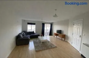 Large 3 bed Duplex Apartment - Rhebogue Limerick - Image 3