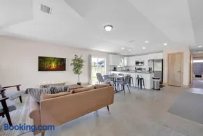 Butler Beach Bliss Modern Beach Vacation Home - Image 3