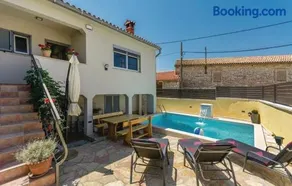 Villa Kris with Pool in Mrgani - Image 2
