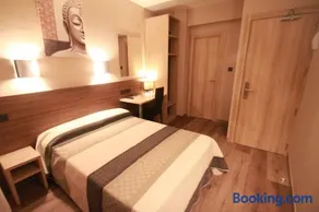 Hotel, H de l'Anton - Image 4