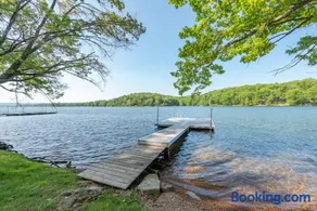 Kiss the Lake by Railey Vacations - Image 4