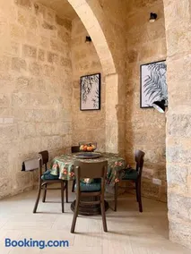 Terrace Room on Parish Street - Image 4