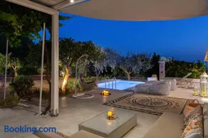 Mami`s House with Private Pool - Image 2