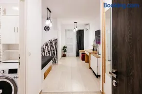 Premium Skyline Studio with free parking & panoramic view - Image 4