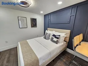 The Hideaway DT Orlando Tiny Home w Free Parking - Image 2