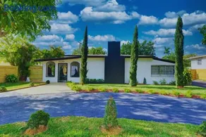 Flamingo House with Cinema, Pool & Chill Area - Image 3