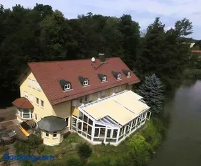 Hotel-Restaurant-Gondelfahrt - Image 1