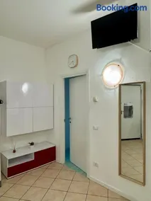 Aparthotel Dergano 3 near metro stop - Image 2