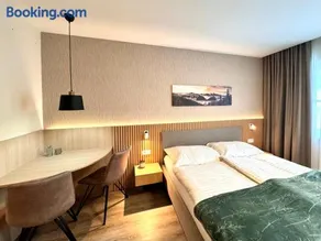 Hotel Tyrapol - Smrek Apartments - Image 3
