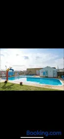 Luxury 6 Berth Holiday Caravan - Image 3