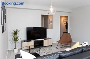 Center located, two-room flat with patio and WiFi - Image 3