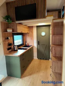 Dauny House Jade - Dein Tiny House Erlebnis in der Vulkaneifel - Image 1