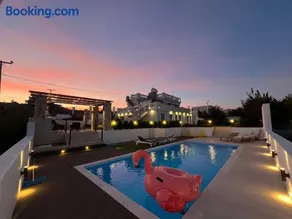 The White House Beach Villa - Image 3