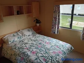Comfortable and Spacious Mobile home - Sleeps 6, - Image 5