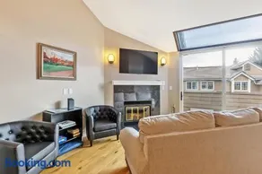 Pet Friendly Townhouse in Edwards Community - Image 3