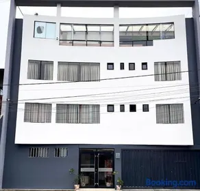 COSMOPOLITAN INN - Image 1