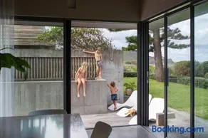 88 SUD Architectural Beachfront Luxury with Pool - Image 1