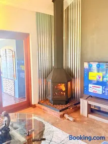Hillside Villa Haartebeespoort - Image 2